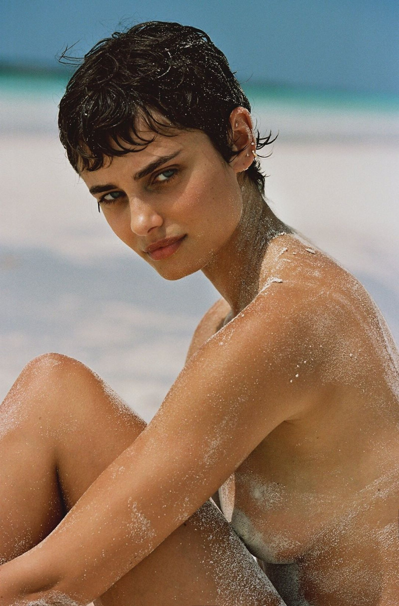 Taylor Hill featured in  the Lavarice lookbook for Summer 2024