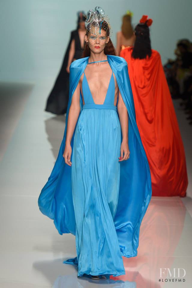 Irina Kravchenko featured in  the Emanuel Ungaro fashion show for Spring/Summer 2015