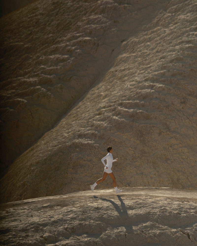 Taylor Hill featured in  the Alo Yoga advertisement for Spring/Summer 2025