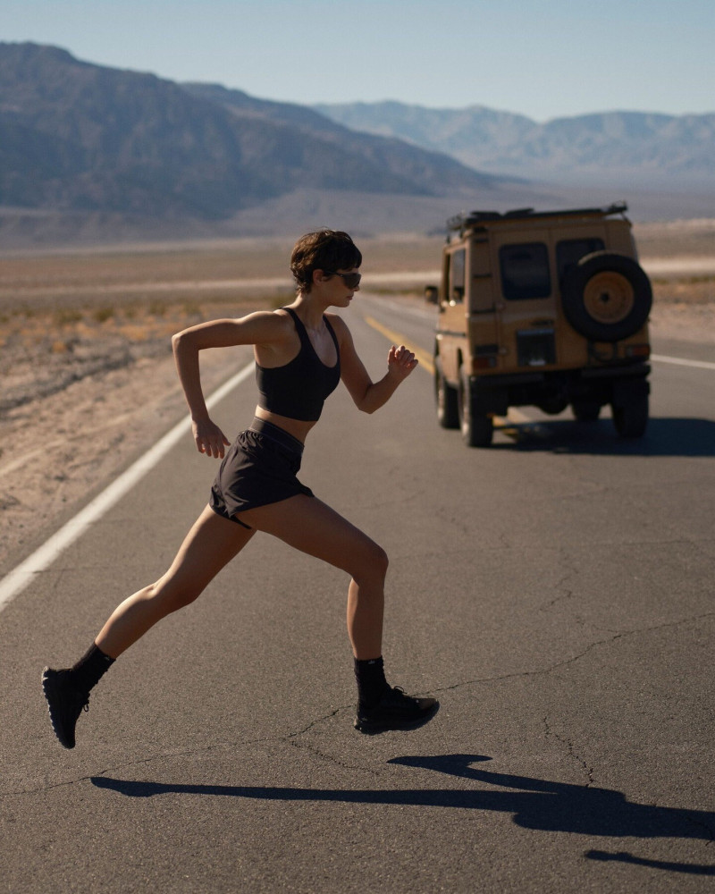 Taylor Hill featured in  the Alo Yoga advertisement for Spring/Summer 2025
