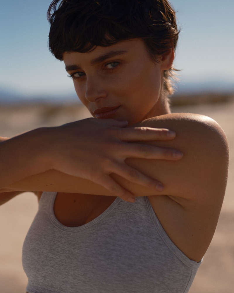 Taylor Hill featured in  the Alo Yoga advertisement for Spring/Summer 2025