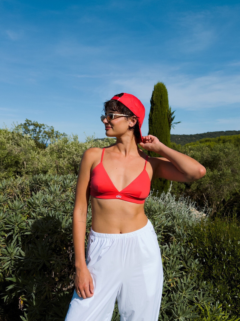Taylor Hill featured in  the Alo Yoga advertisement for Spring/Summer 2025