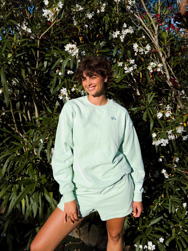 Taylor Hill featured in  the Alo Yoga advertisement for Spring/Summer 2025