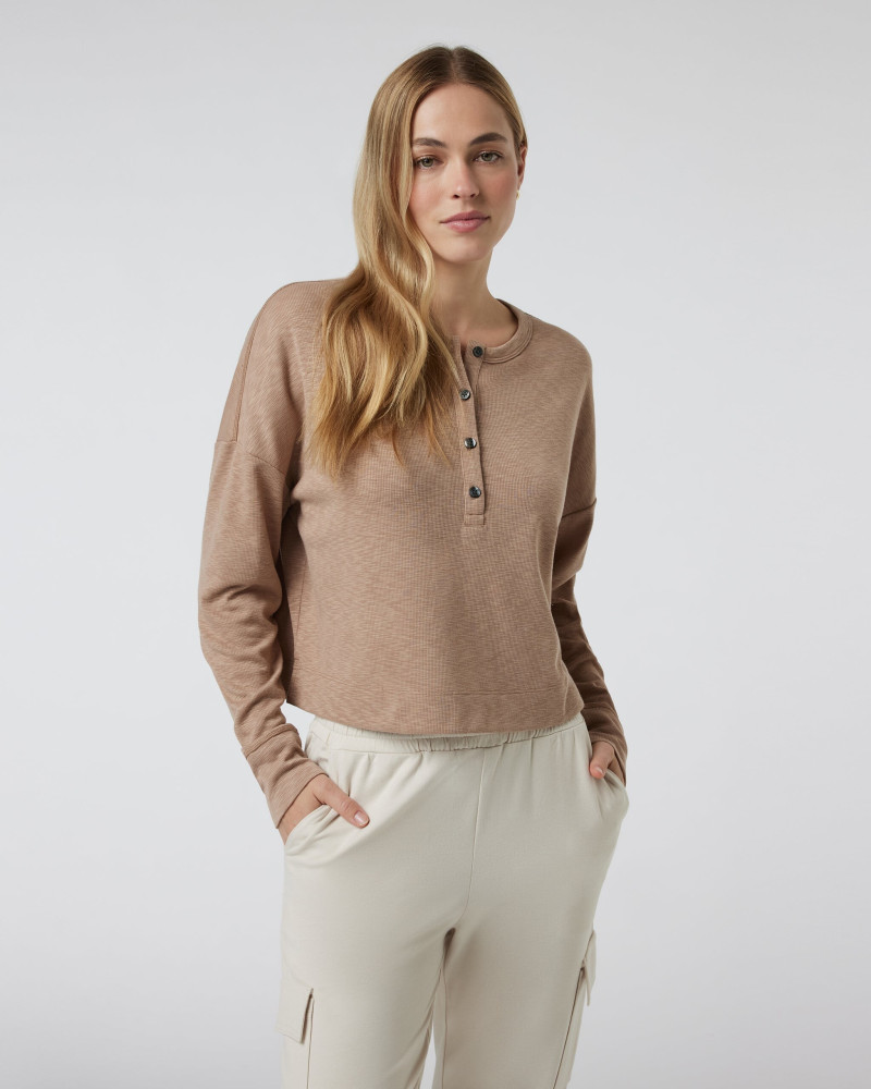 Caroline Kelley featured in  the vuori catalogue for Holiday 2024