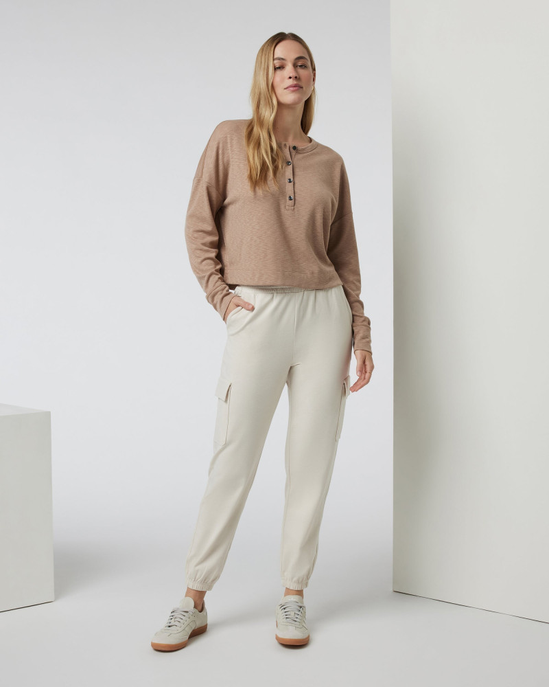 Caroline Kelley featured in  the vuori catalogue for Holiday 2024