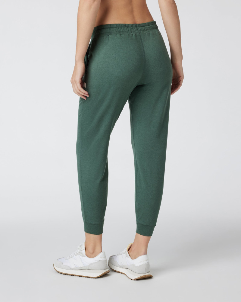 Caroline Kelley featured in  the vuori catalogue for Holiday 2024