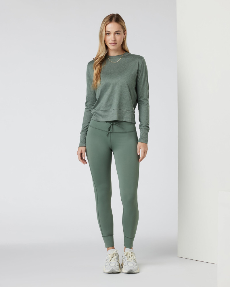 Caroline Kelley featured in  the vuori catalogue for Holiday 2024