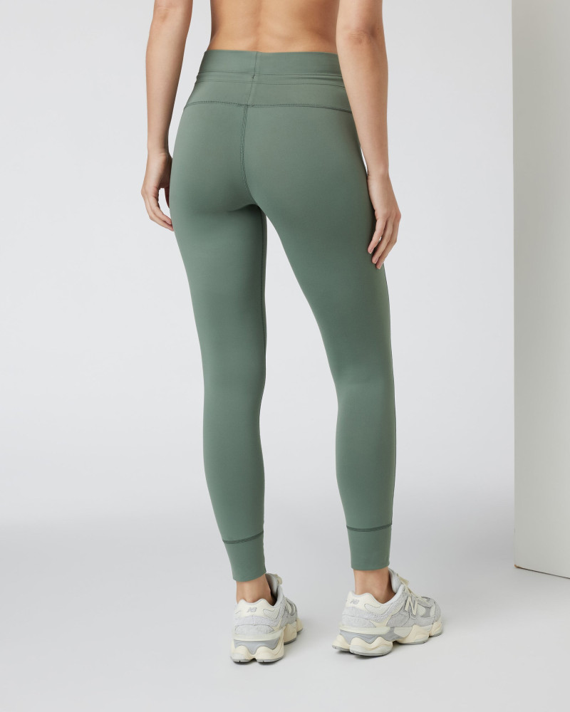 Caroline Kelley featured in  the vuori catalogue for Holiday 2024