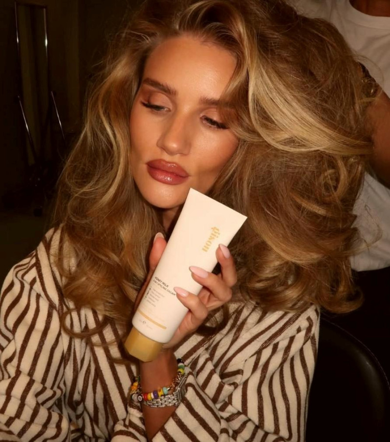 Rosie Huntington-Whiteley featured in  the Gisou advertisement for Fall 2025