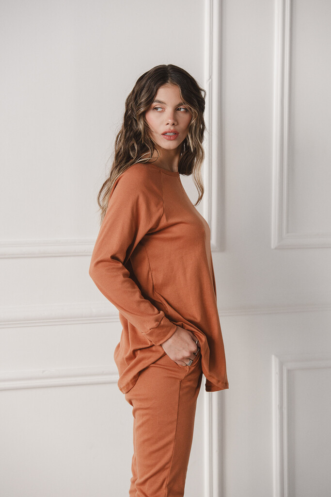 Malena Malu Spinzi featured in  the Bisovi catalogue for Spring/Summer 2022