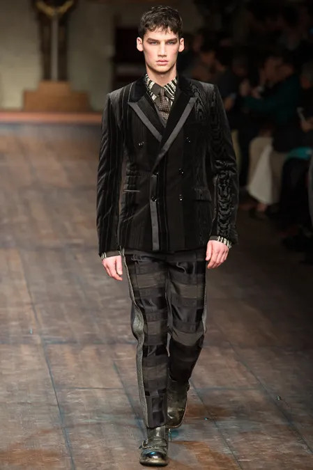 Misa Patinszki featured in  the Dolce & Gabbana fashion show for Autumn/Winter 2014