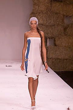 Arkadius fashion show for Spring/Summer 2001