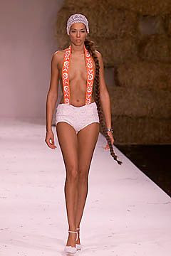 Arkadius fashion show for Spring/Summer 2001