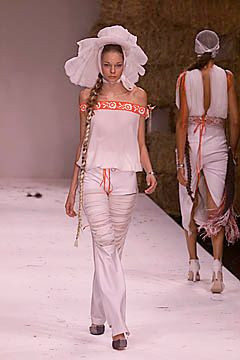 Arkadius fashion show for Spring/Summer 2001