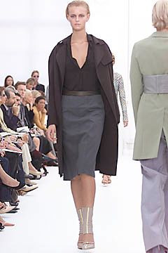 Burberry fashion show for Spring/Summer 2001