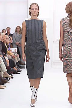Burberry fashion show for Spring/Summer 2001