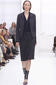 Burberry fashion show for Spring/Summer 2001