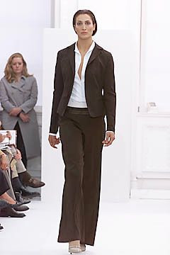 Burberry fashion show for Spring/Summer 2001