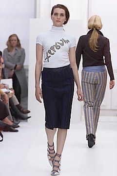 Burberry fashion show for Spring/Summer 2001