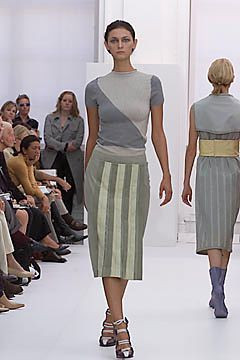 Burberry fashion show for Spring/Summer 2001