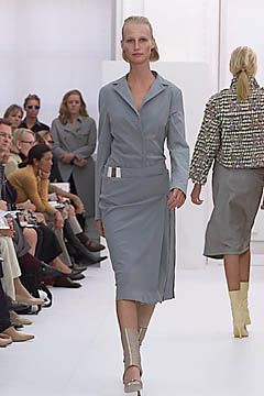 Burberry fashion show for Spring/Summer 2001