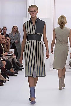 Burberry fashion show for Spring/Summer 2001