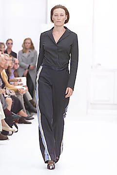 Burberry fashion show for Spring/Summer 2001