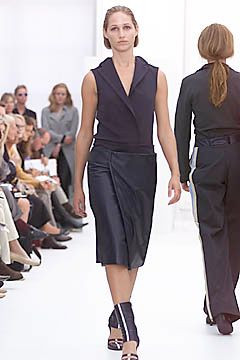 Burberry fashion show for Spring/Summer 2001