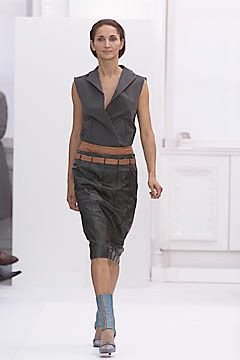 Burberry fashion show for Spring/Summer 2001