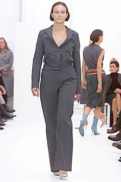 Burberry fashion show for Spring/Summer 2001