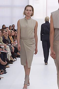 Burberry fashion show for Spring/Summer 2001