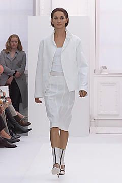 Burberry fashion show for Spring/Summer 2001