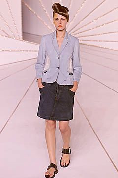 Hussein Chalayan fashion show for Spring/Summer 2001