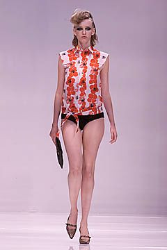 Clements Ribeiro fashion show for Spring/Summer 2001