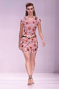 Clements Ribeiro fashion show for Spring/Summer 2001