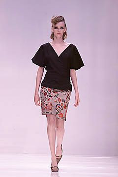 Clements Ribeiro fashion show for Spring/Summer 2001