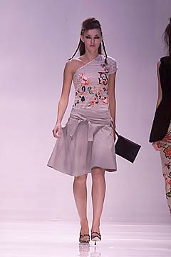 Clements Ribeiro fashion show for Spring/Summer 2001
