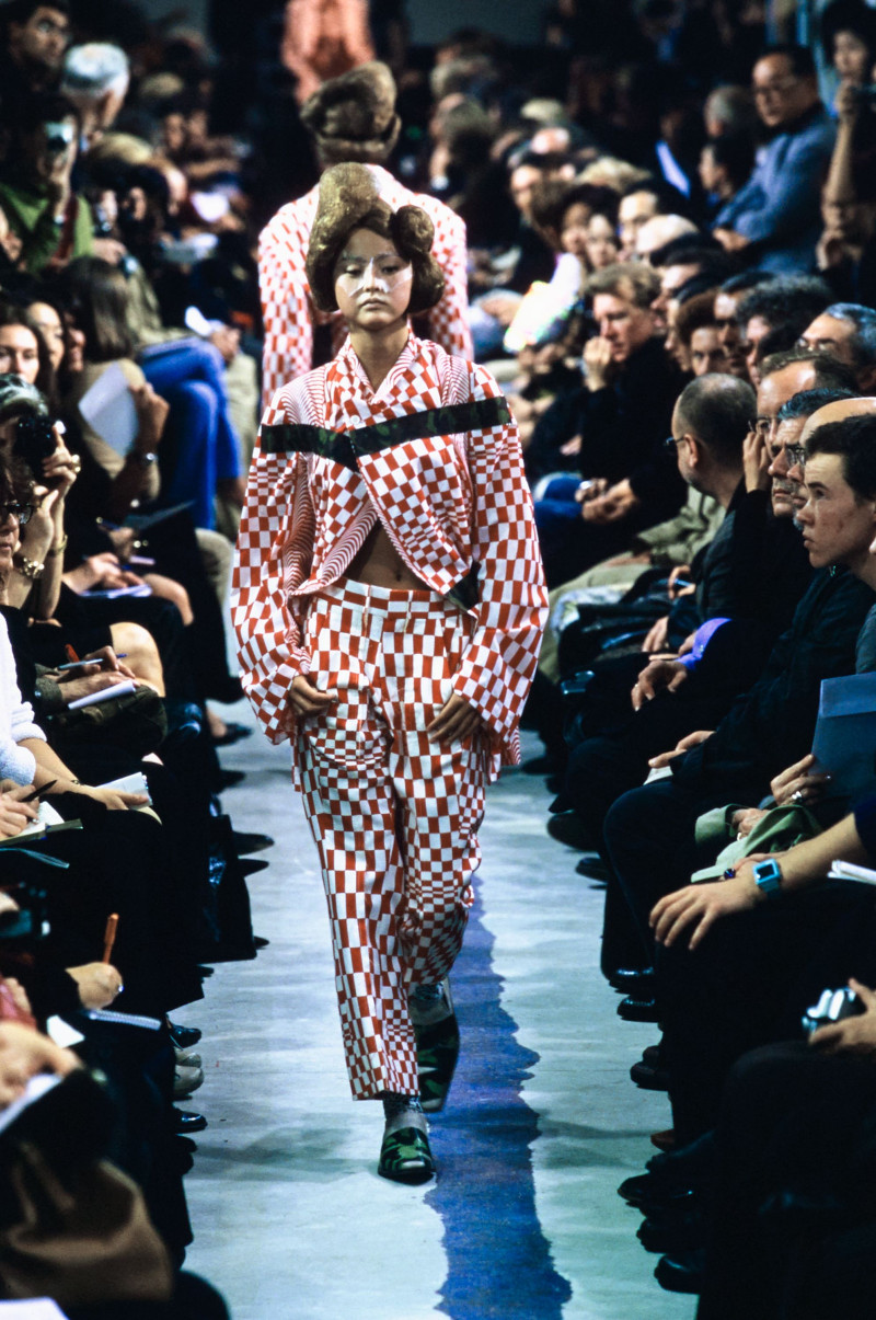 Comme Des Garcons fashion show for Spring/Summer 2001