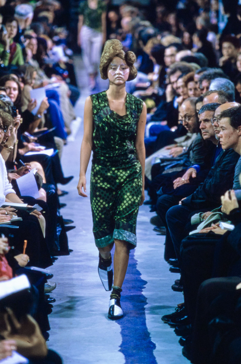 Comme Des Garcons fashion show for Spring/Summer 2001