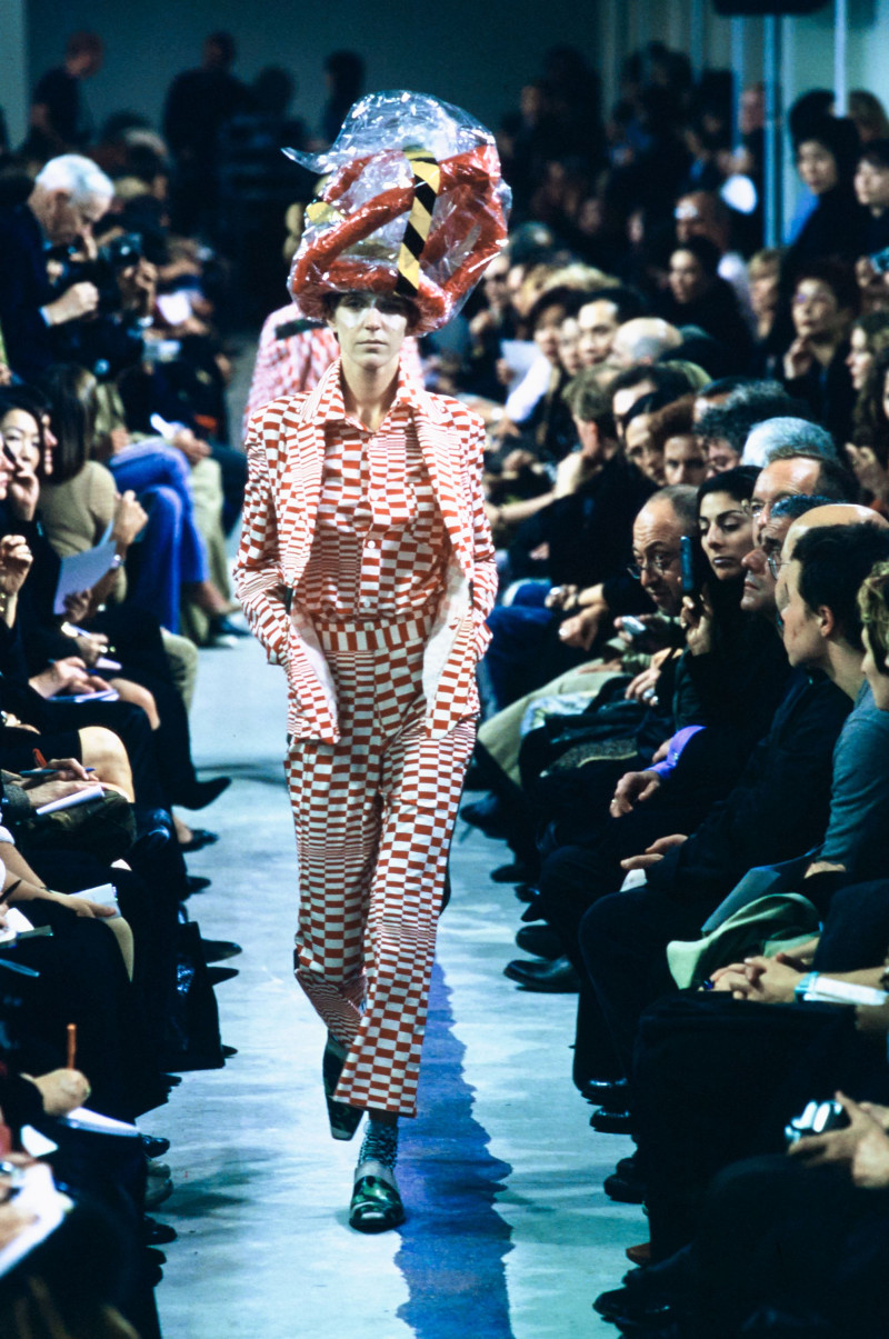 Comme Des Garcons fashion show for Spring/Summer 2001