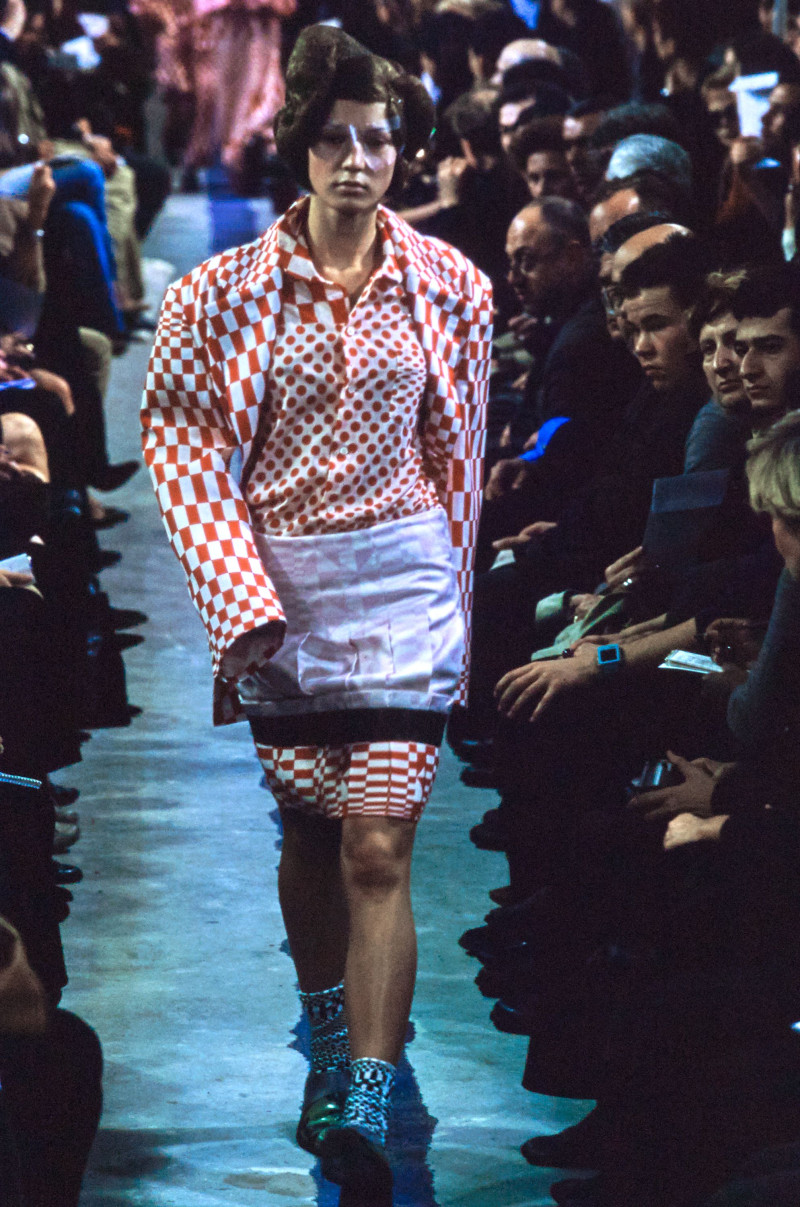 Comme Des Garcons fashion show for Spring/Summer 2001