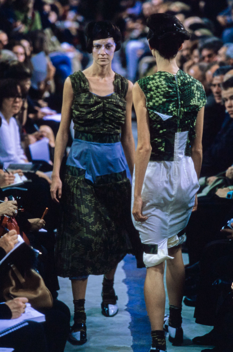Comme Des Garcons fashion show for Spring/Summer 2001
