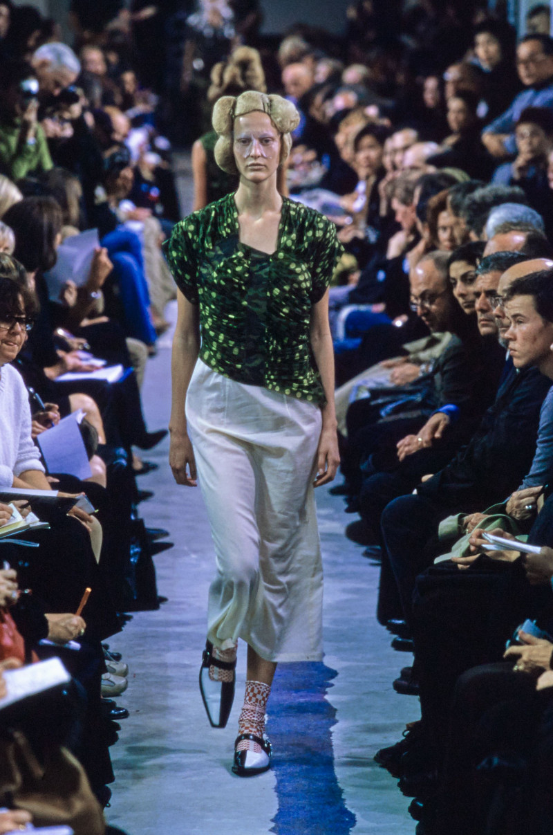 Comme Des Garcons fashion show for Spring/Summer 2001