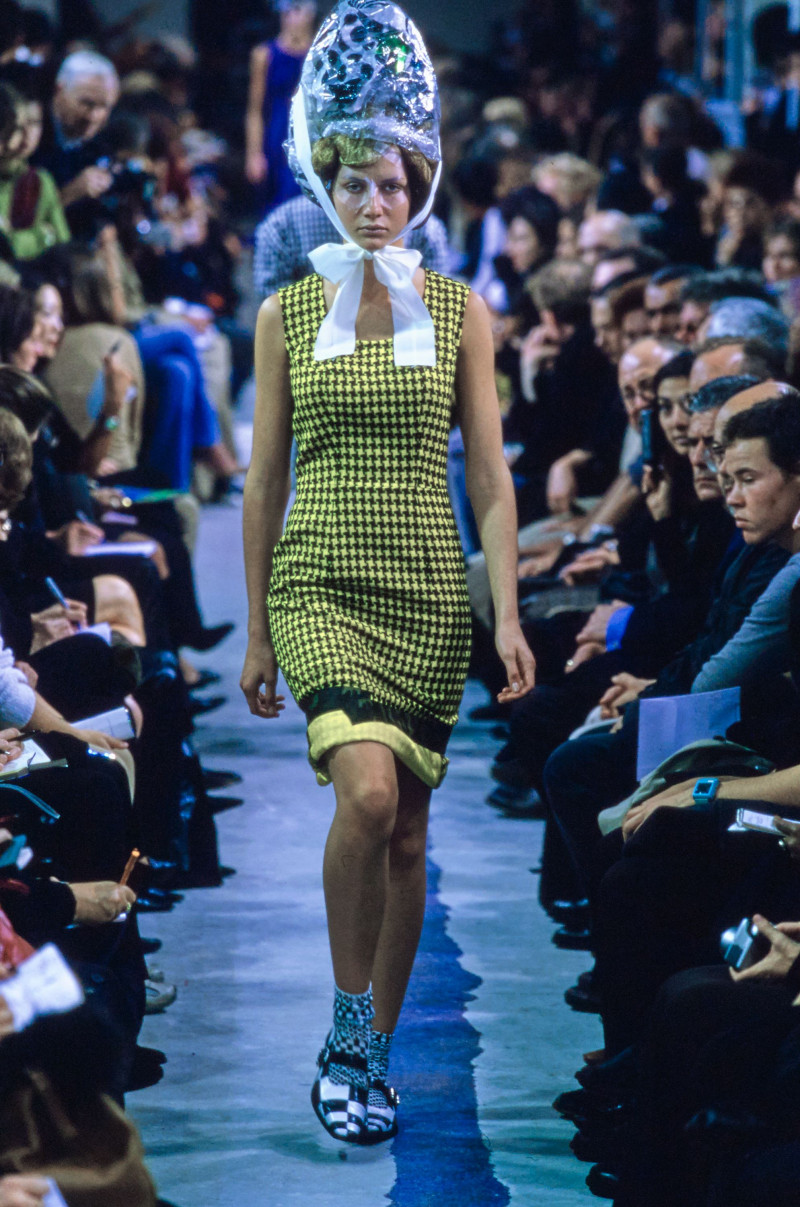 Comme Des Garcons fashion show for Spring/Summer 2001