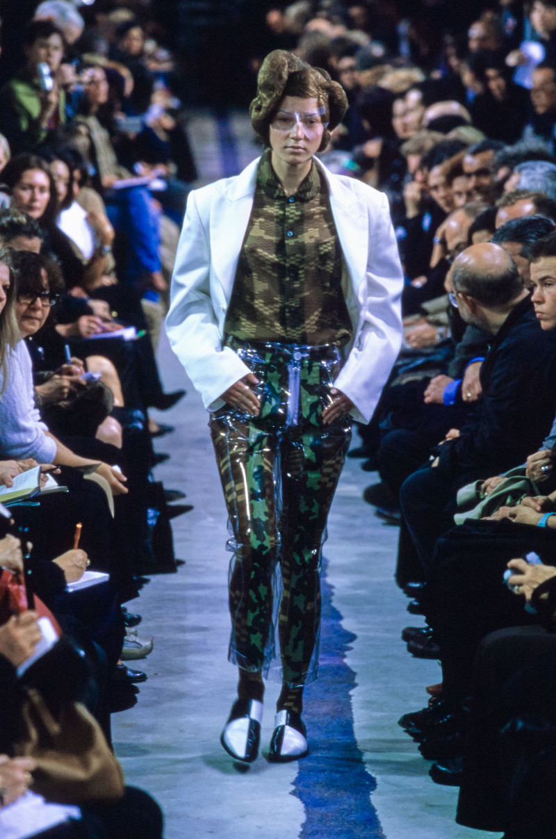 Comme Des Garcons fashion show for Spring/Summer 2001