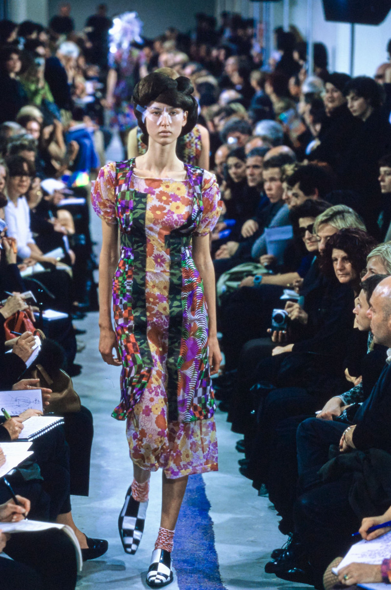 Comme Des Garcons fashion show for Spring/Summer 2001