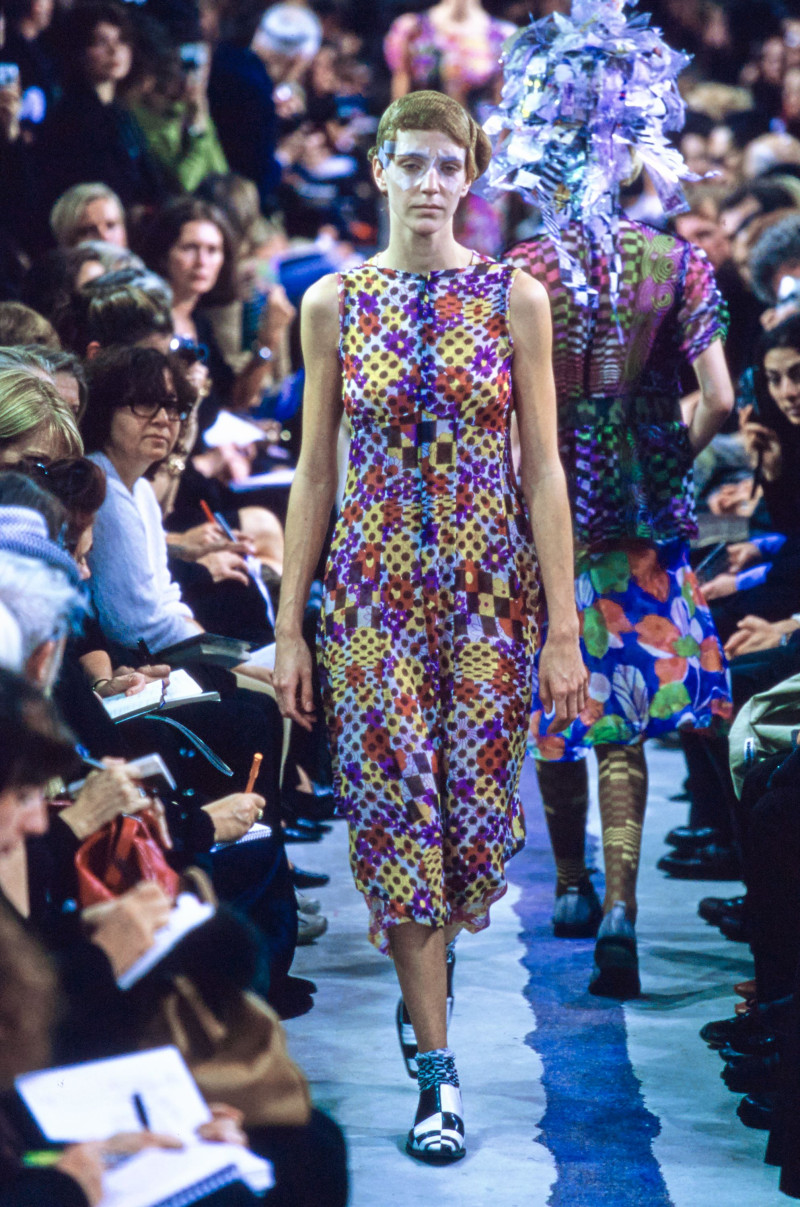 Comme Des Garcons fashion show for Spring/Summer 2001