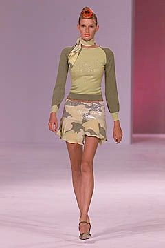Matthew Williamson fashion show for Spring/Summer 2001