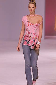 Matthew Williamson fashion show for Spring/Summer 2001