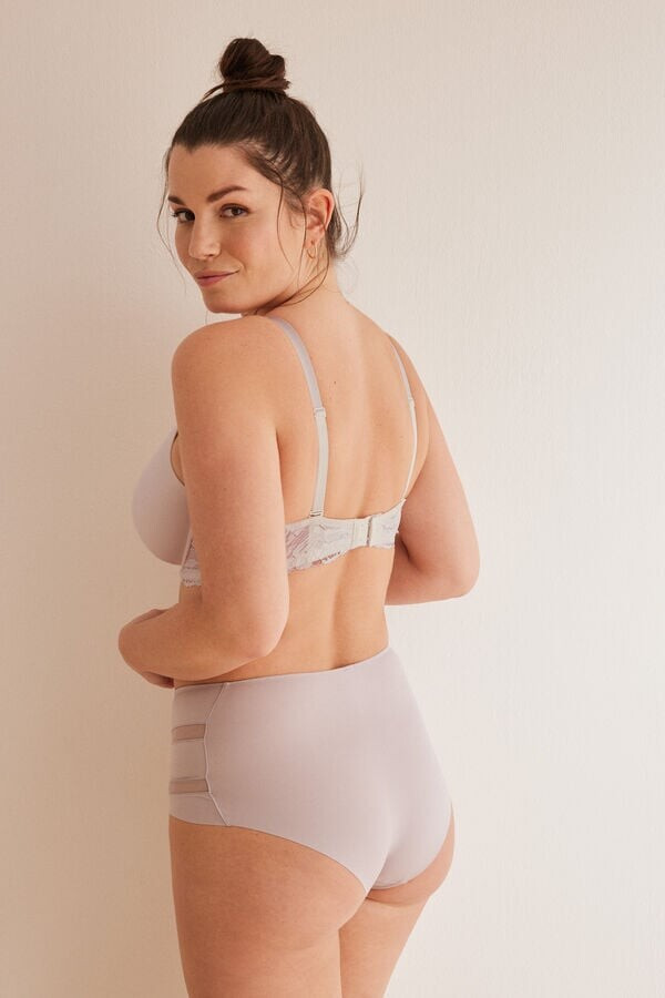 Sabrina Laporte featured in  the womens secret catalogue for Summer 2025